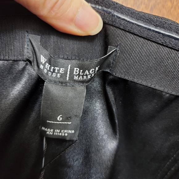 NWT.  White House/Black Market little black dress.  Size 6.  (538) - Picture 2 of 9